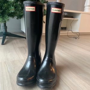 **SOLD**Hunter Rain Boots Size 5